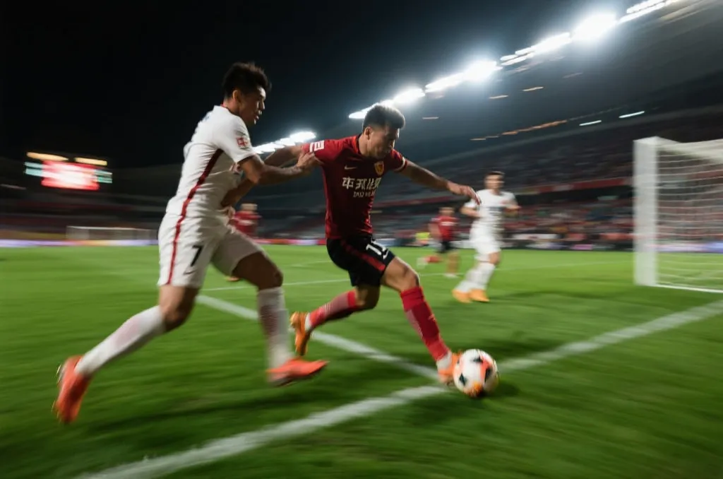 Bayern多线压力下的抉择：转会、续约与战绩的“三重奏”挑战